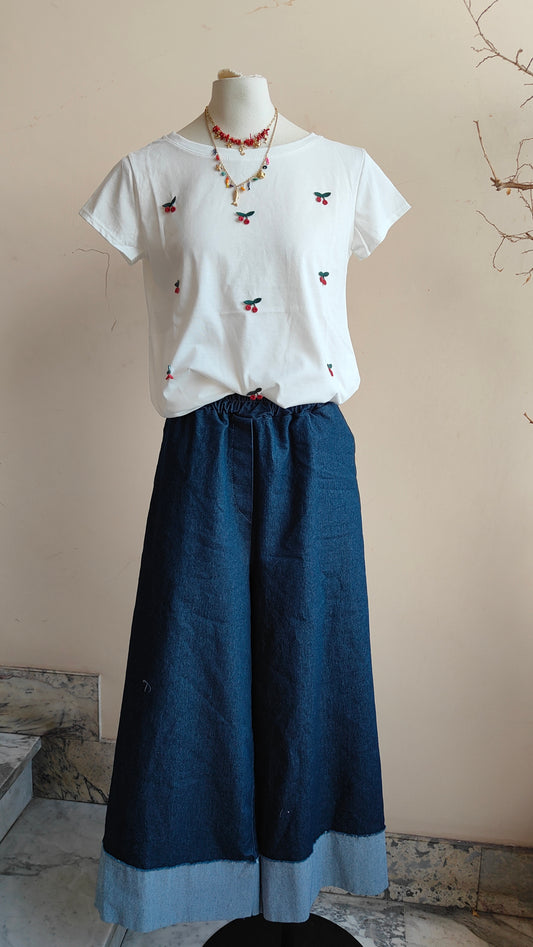 T-shirt Ciliegie Ricamate