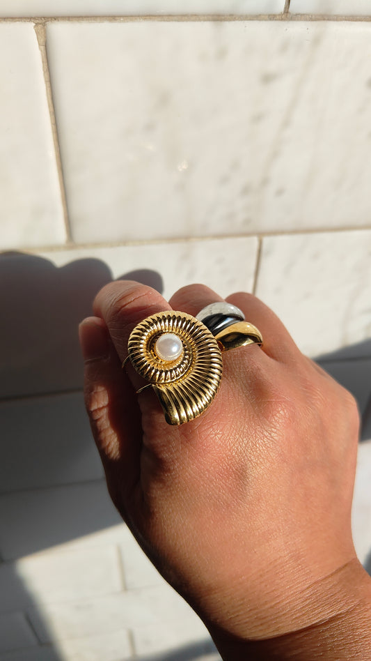 Anello conchiglia perla