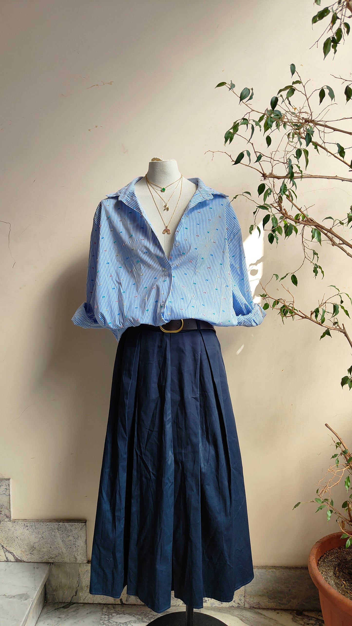 Camicia Riviera a Righe con Ricami Colorati