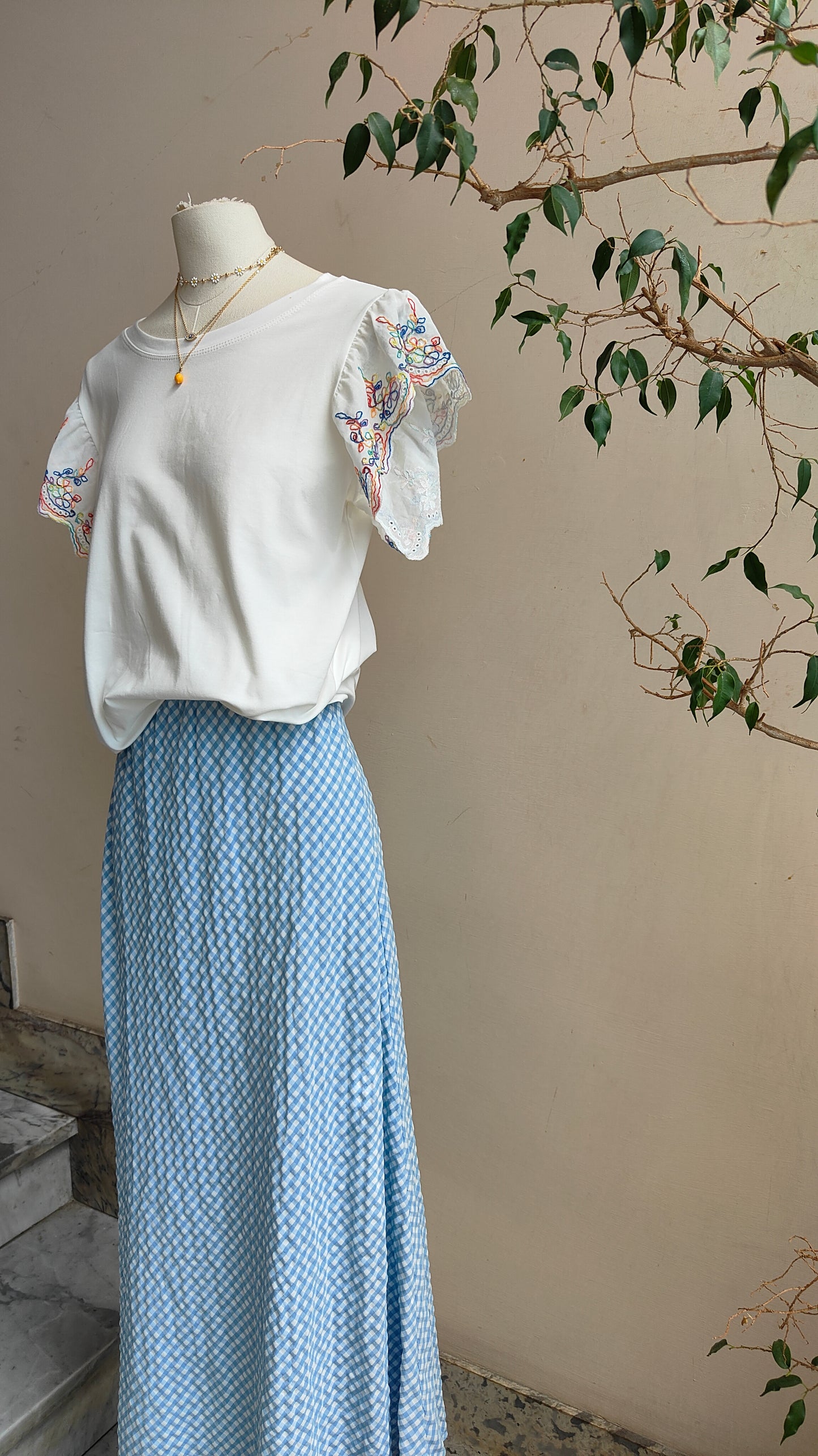 T-shirt Fiorellini Ricamati