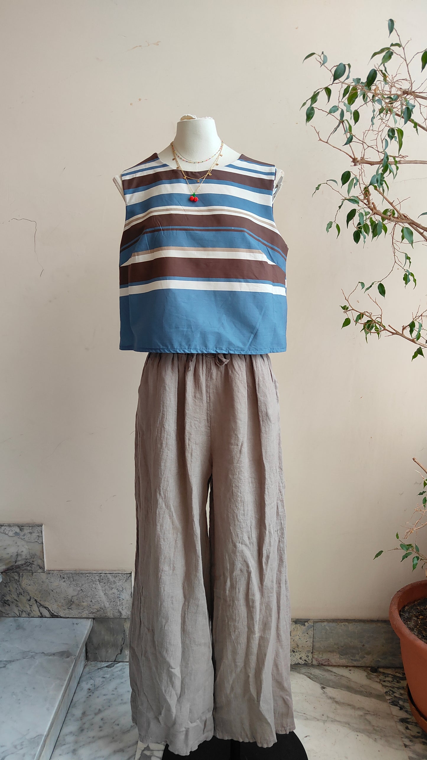 Top a righe con fiocco