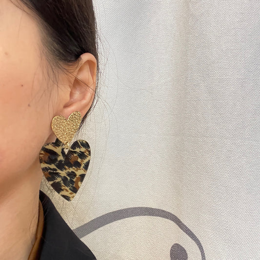 Orecchini cuore maculato