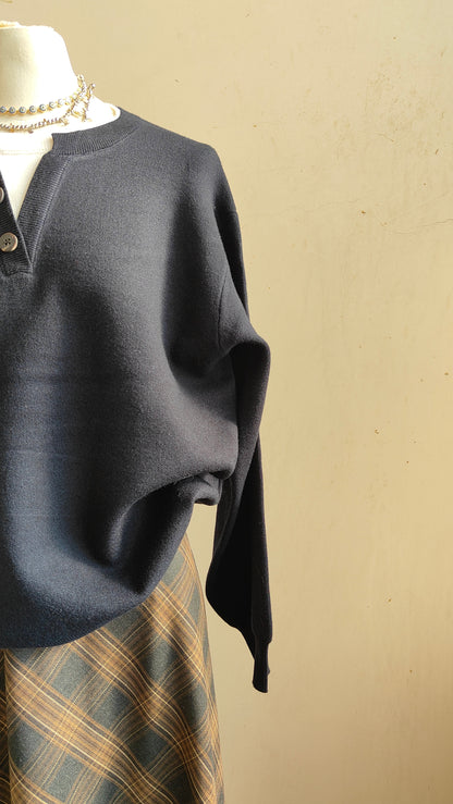 Maglia Isaline – Scollo con Bottoni