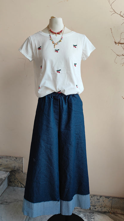 T-shirt Ciliegie Ricamate