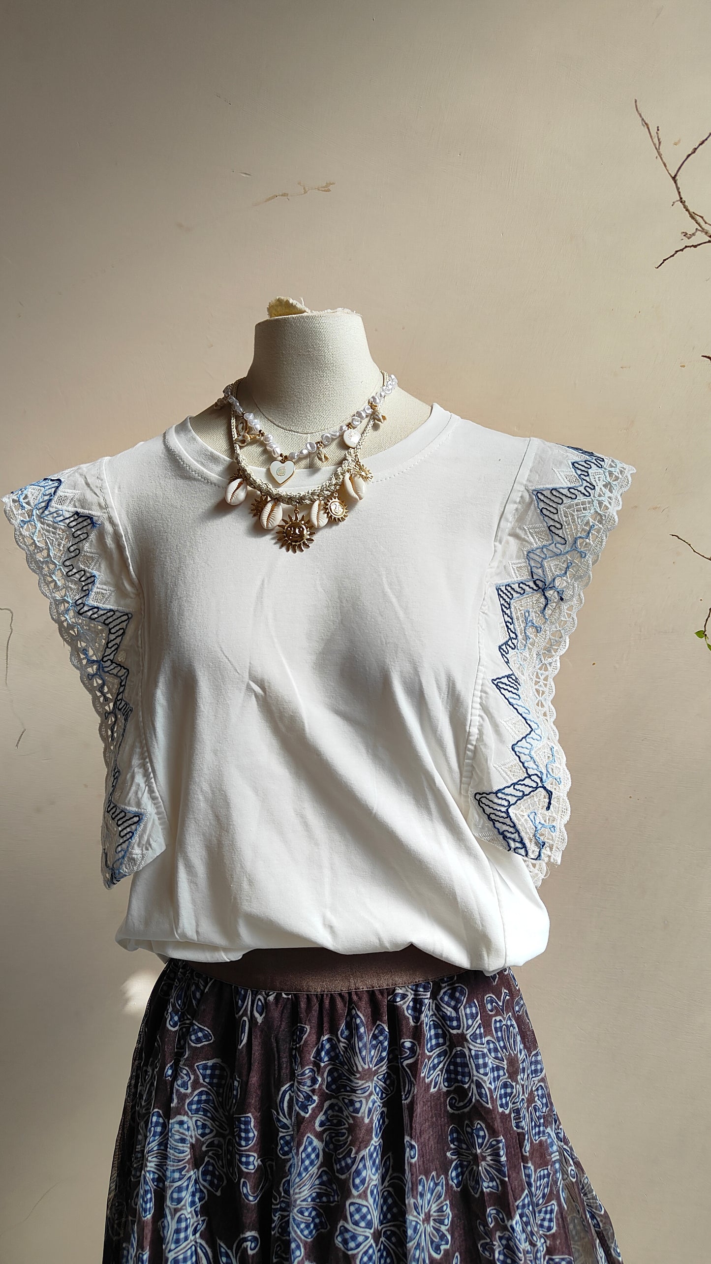 T-shirt Volant Ricamo