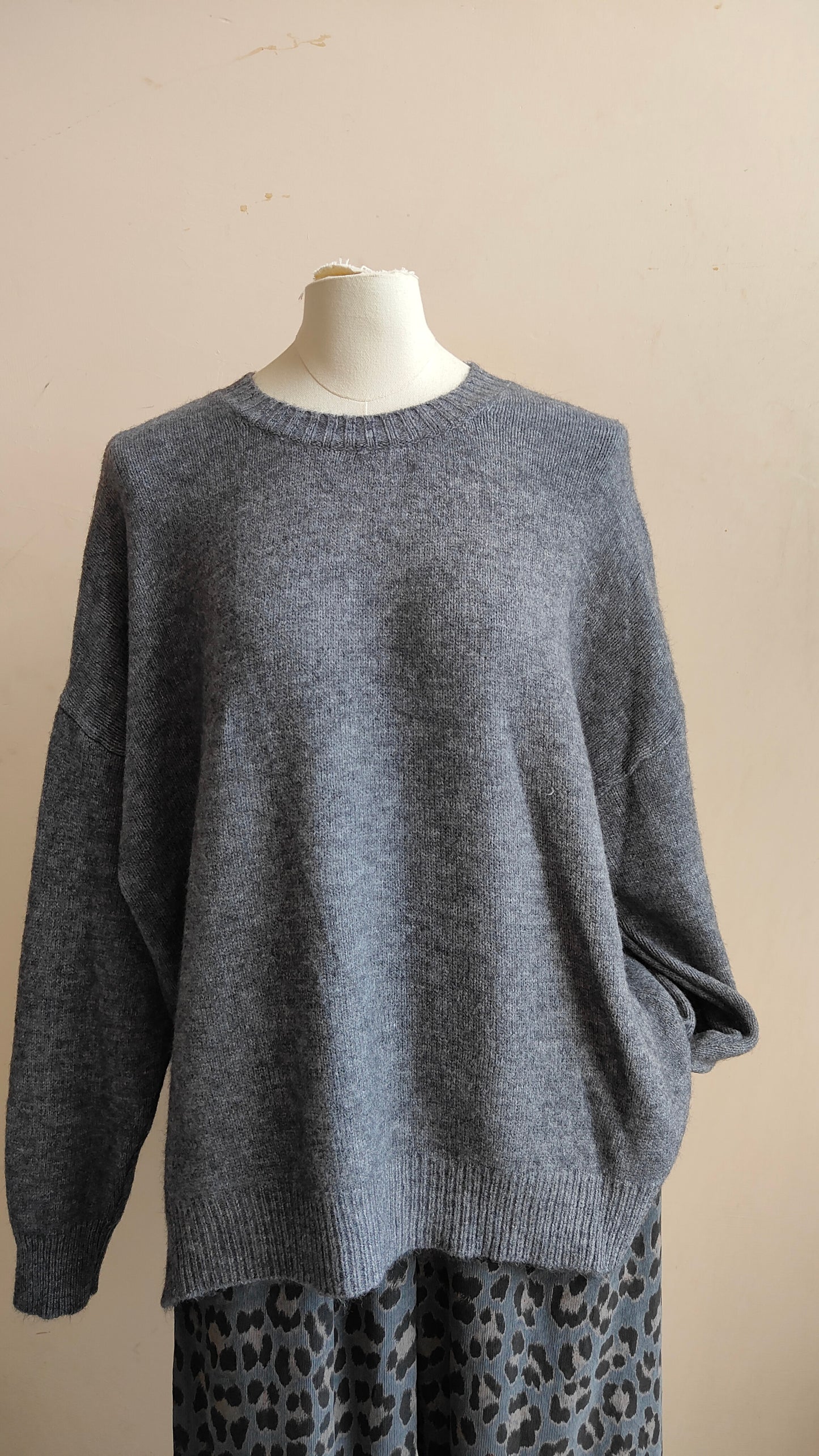 Pullover over spacco