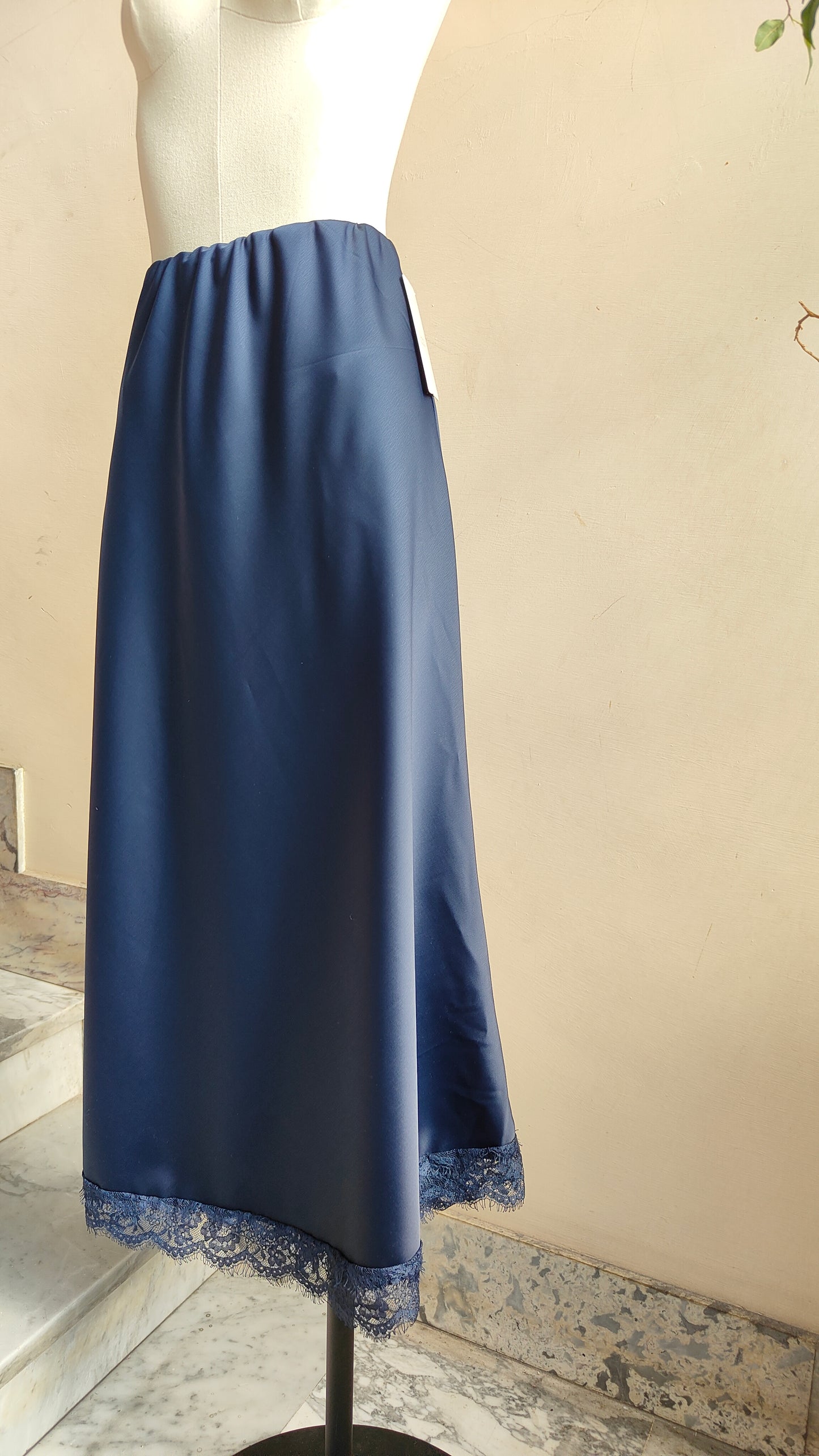 Gonna Satinata con Pizzo