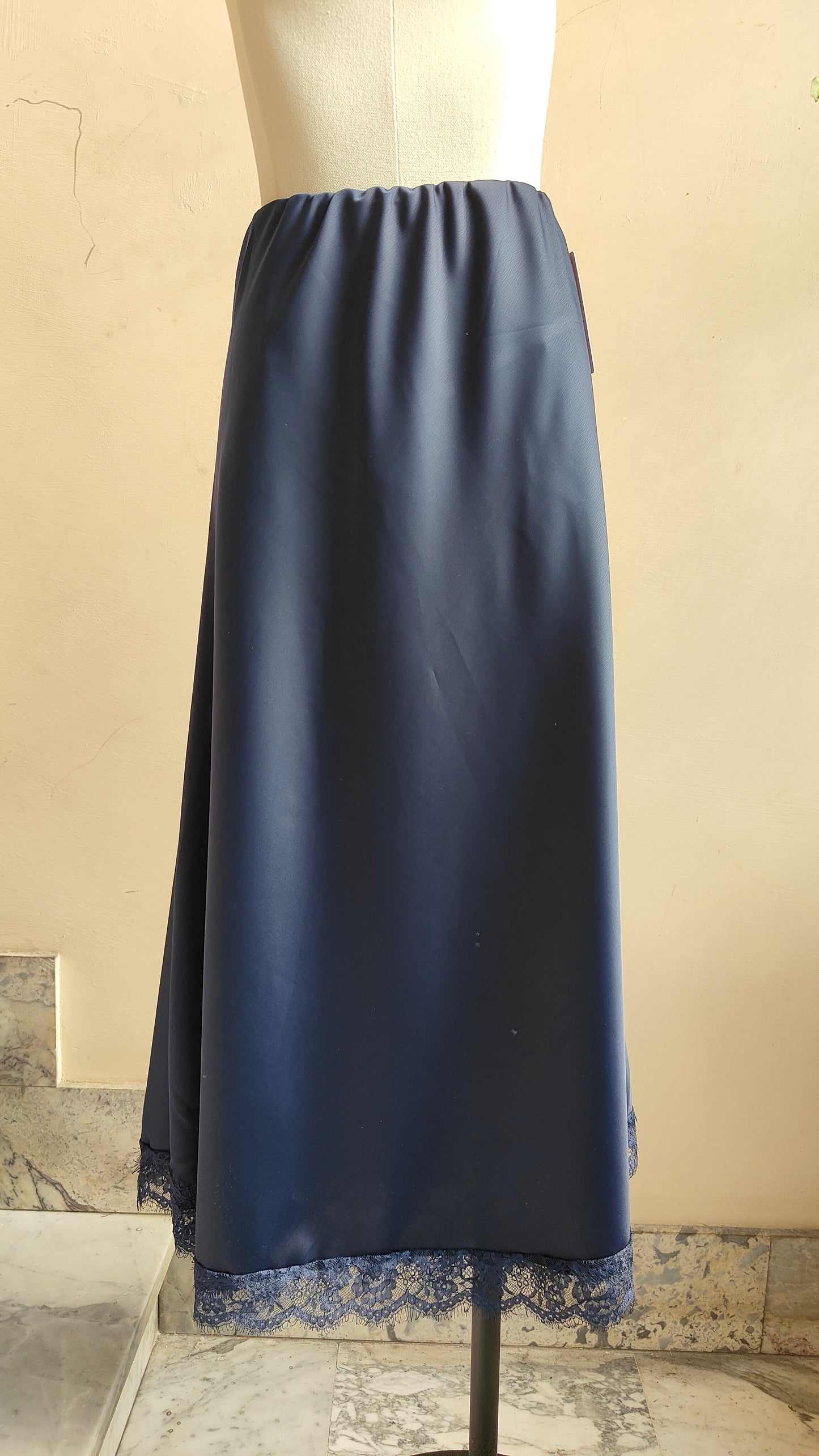 Gonna Satinata con Pizzo